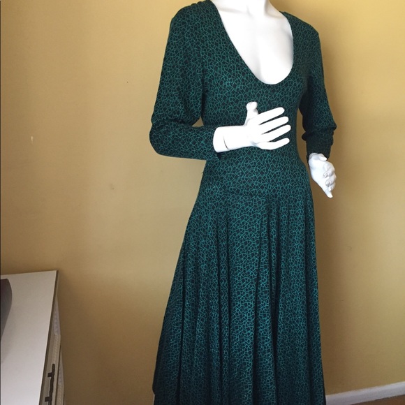 Vintage Dresses & Skirts - Vintage Alison Peters Green and black dress.